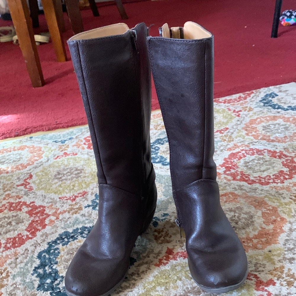 Kids boots not wore much